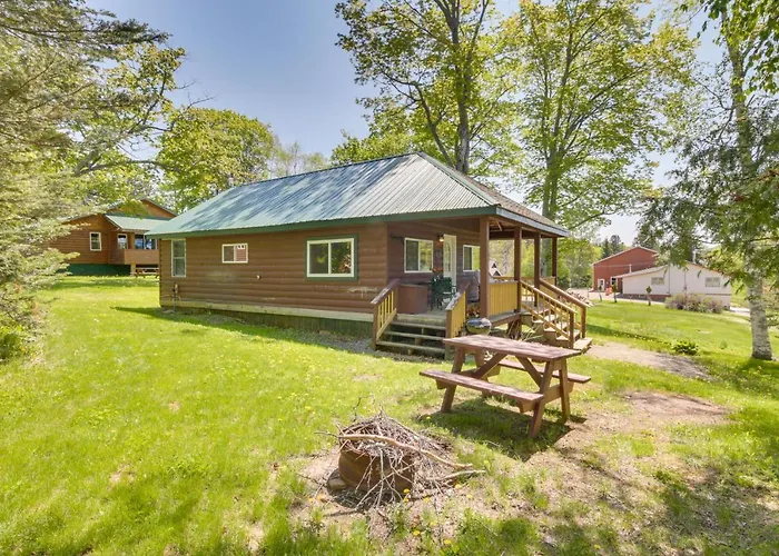 8 Mi To Saddleback Ski Area: Cabin W/ Fire Pit