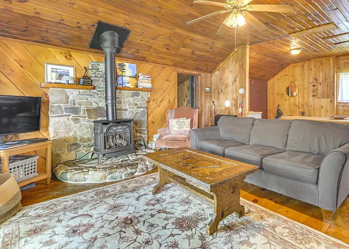 Rustic Cabin Retreat On Rangeley Lake!